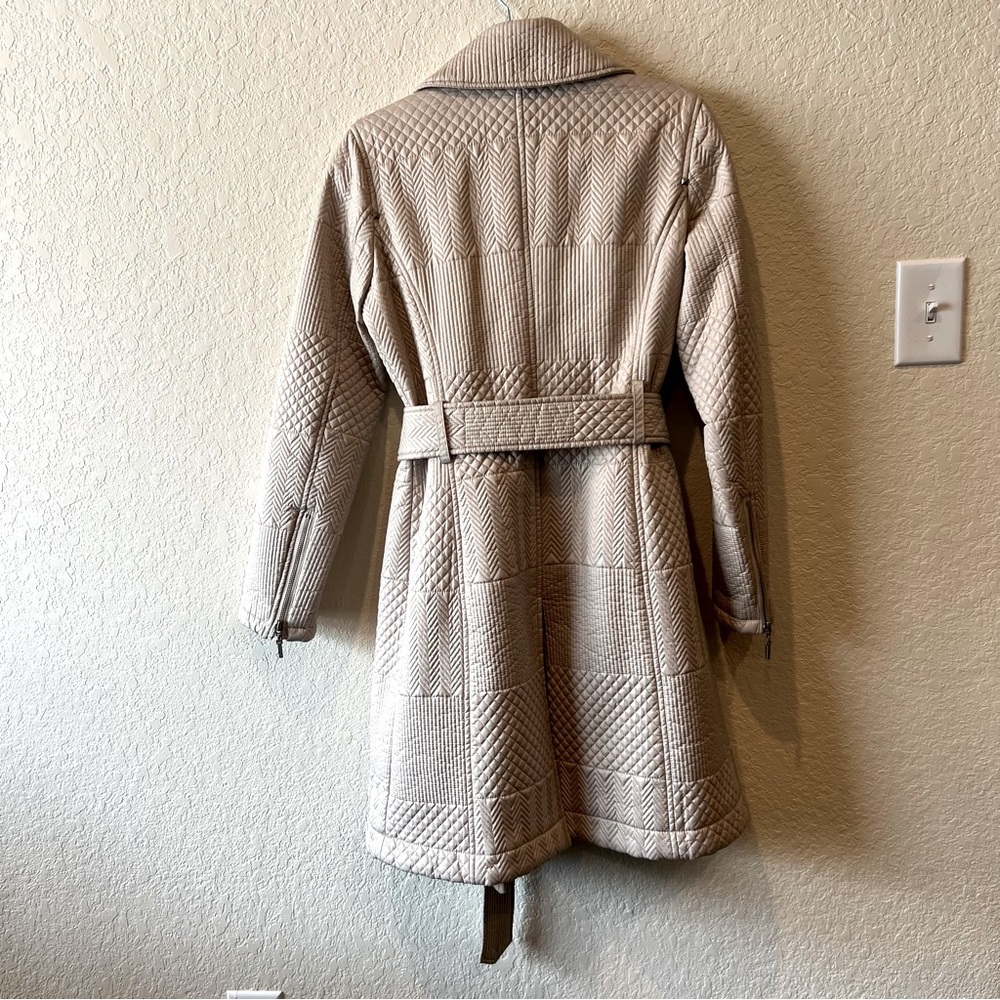 Kenneth Cole Quilted mixed pattern asymmetrical front zip trench coat with belt - Picture 7 of 10